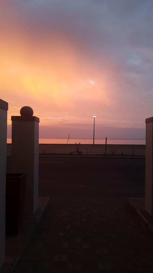 Kleines Nest Bed And Breakfast Walvis Bay Esterno foto